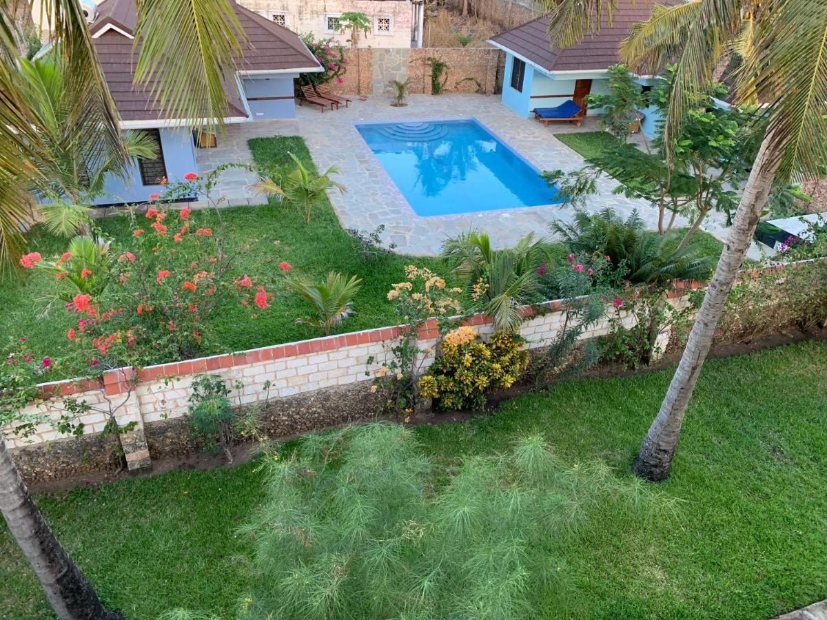 Lions Home Diani Beach Esterno foto
