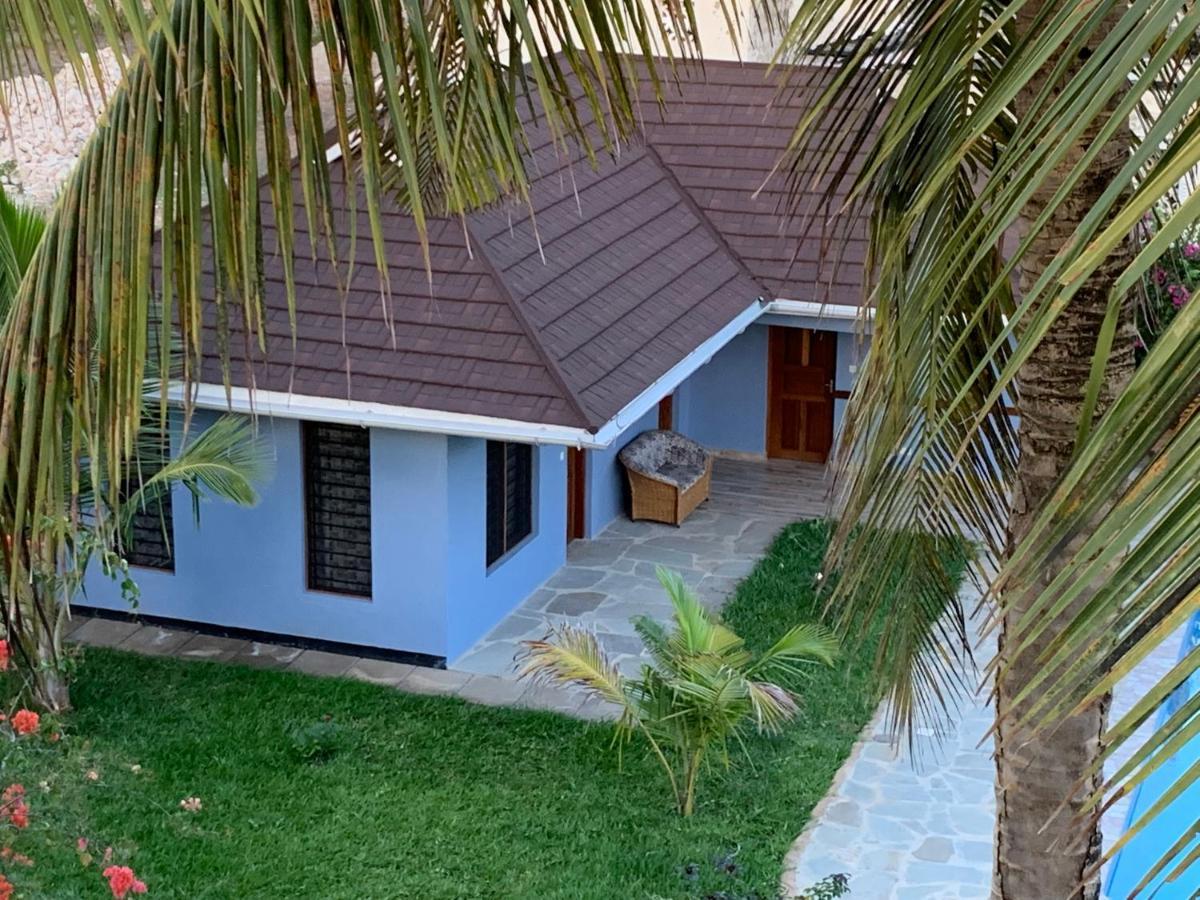 Lions Home Diani Beach Esterno foto