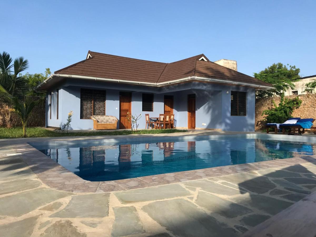 Lions Home Diani Beach Esterno foto