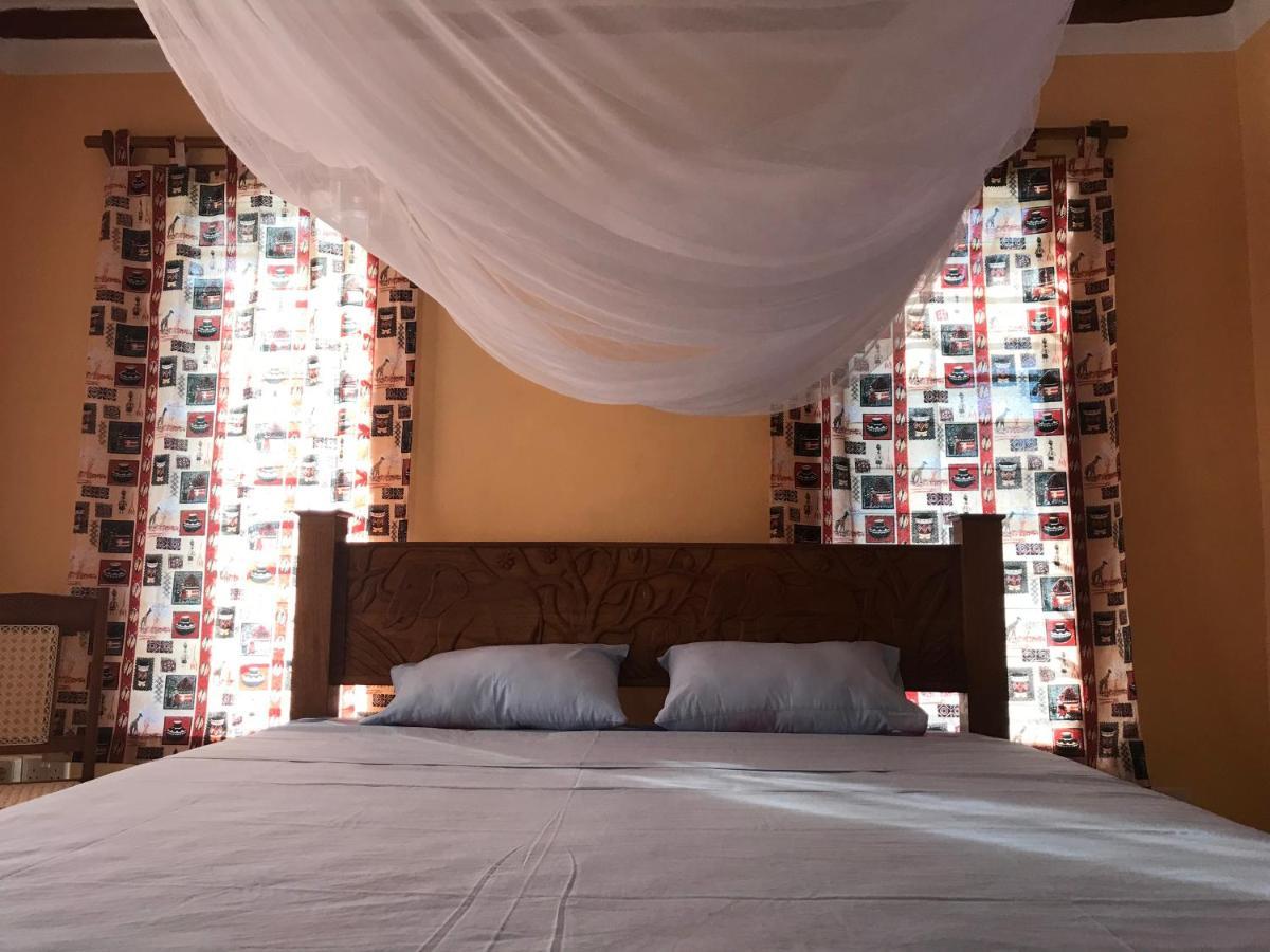 Lions Home Diani Beach Esterno foto