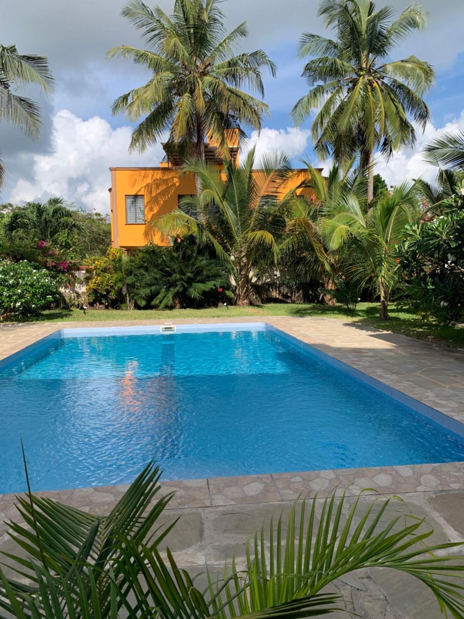 Lions Home Diani Beach Esterno foto