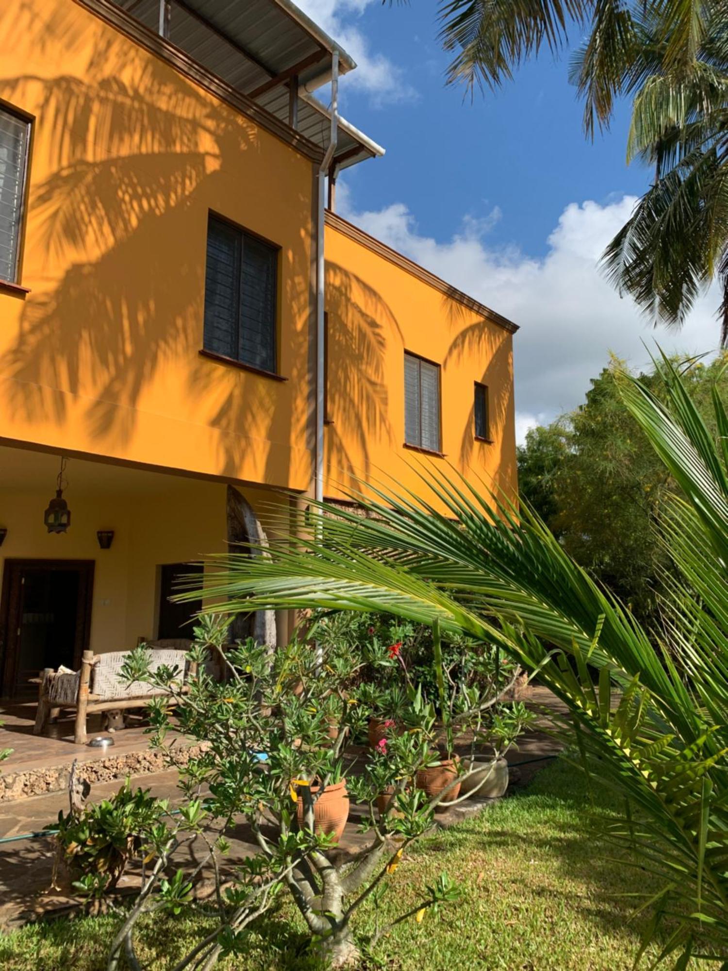Lions Home Diani Beach Esterno foto