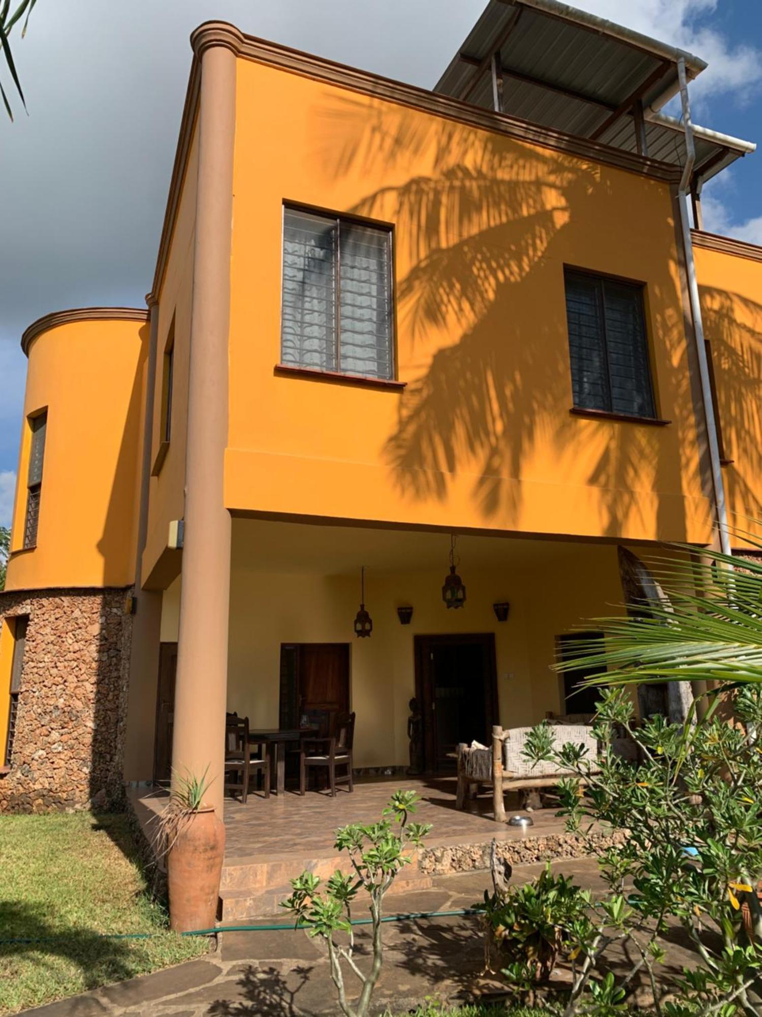 Lions Home Diani Beach Esterno foto