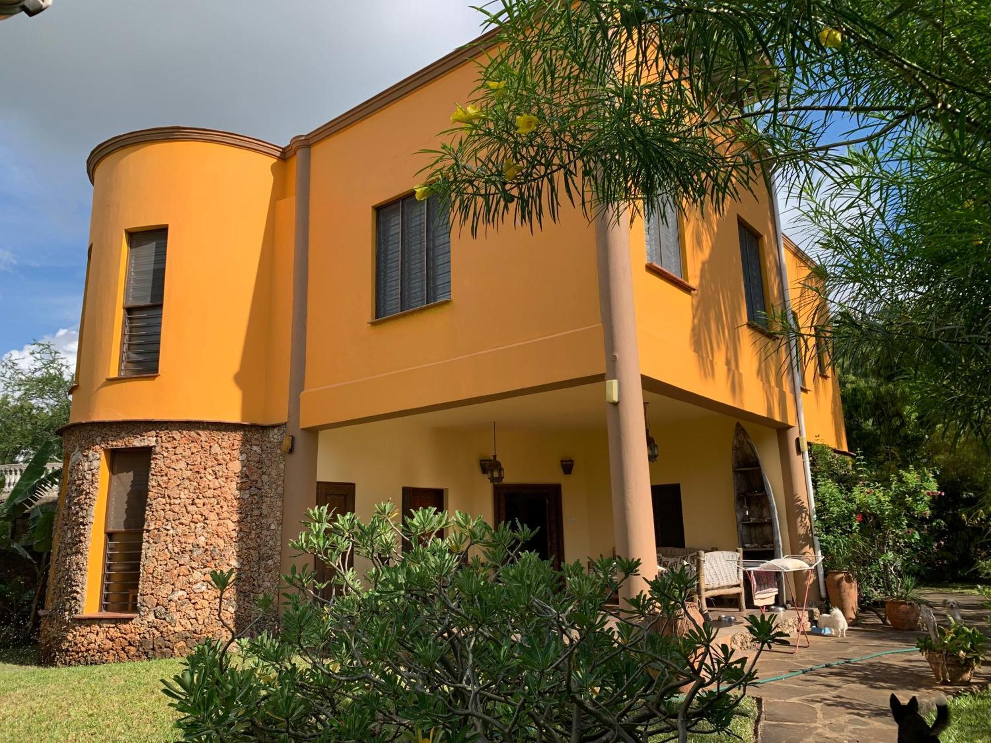 Lions Home Diani Beach Esterno foto