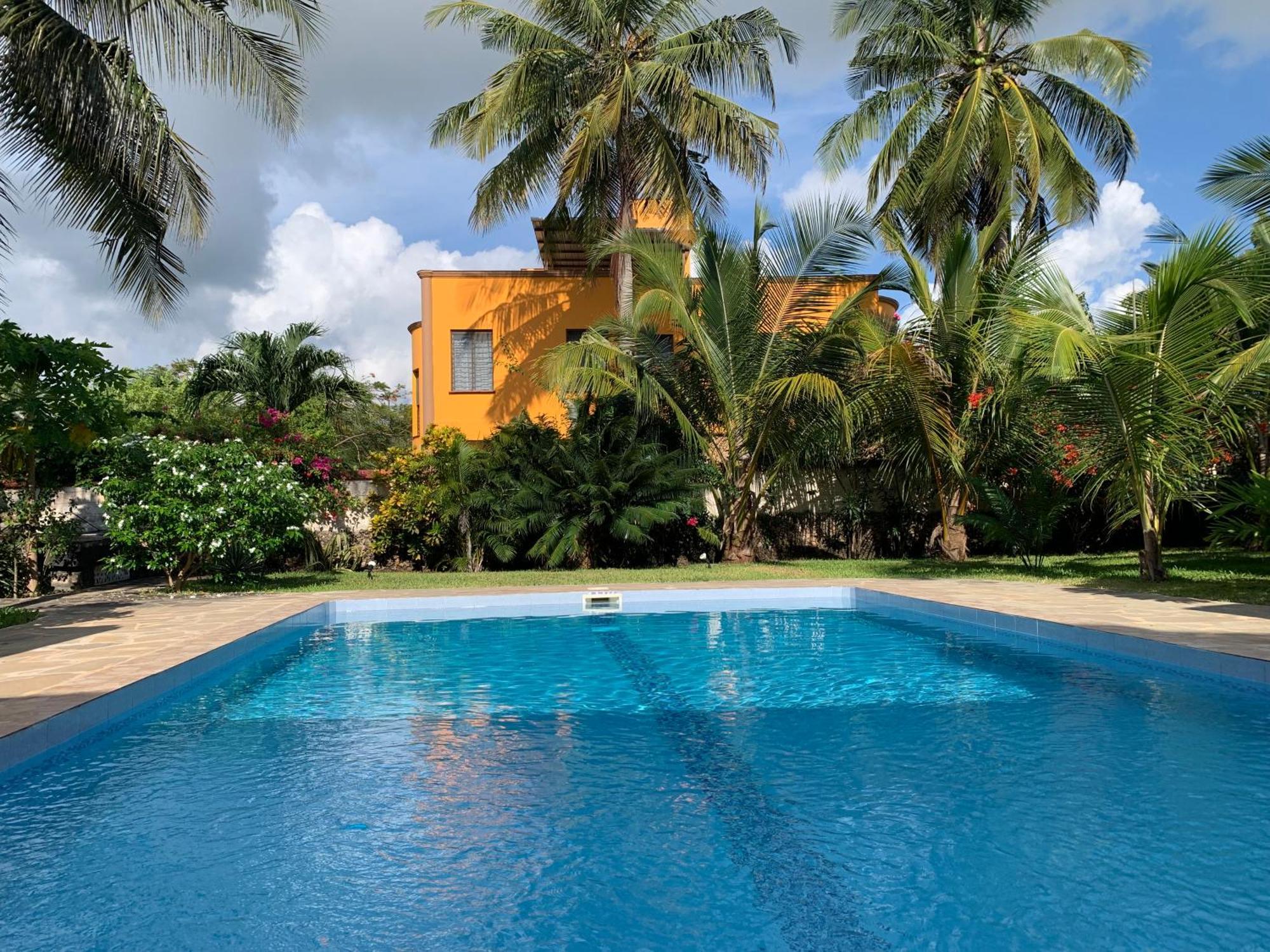 Lions Home Diani Beach Esterno foto