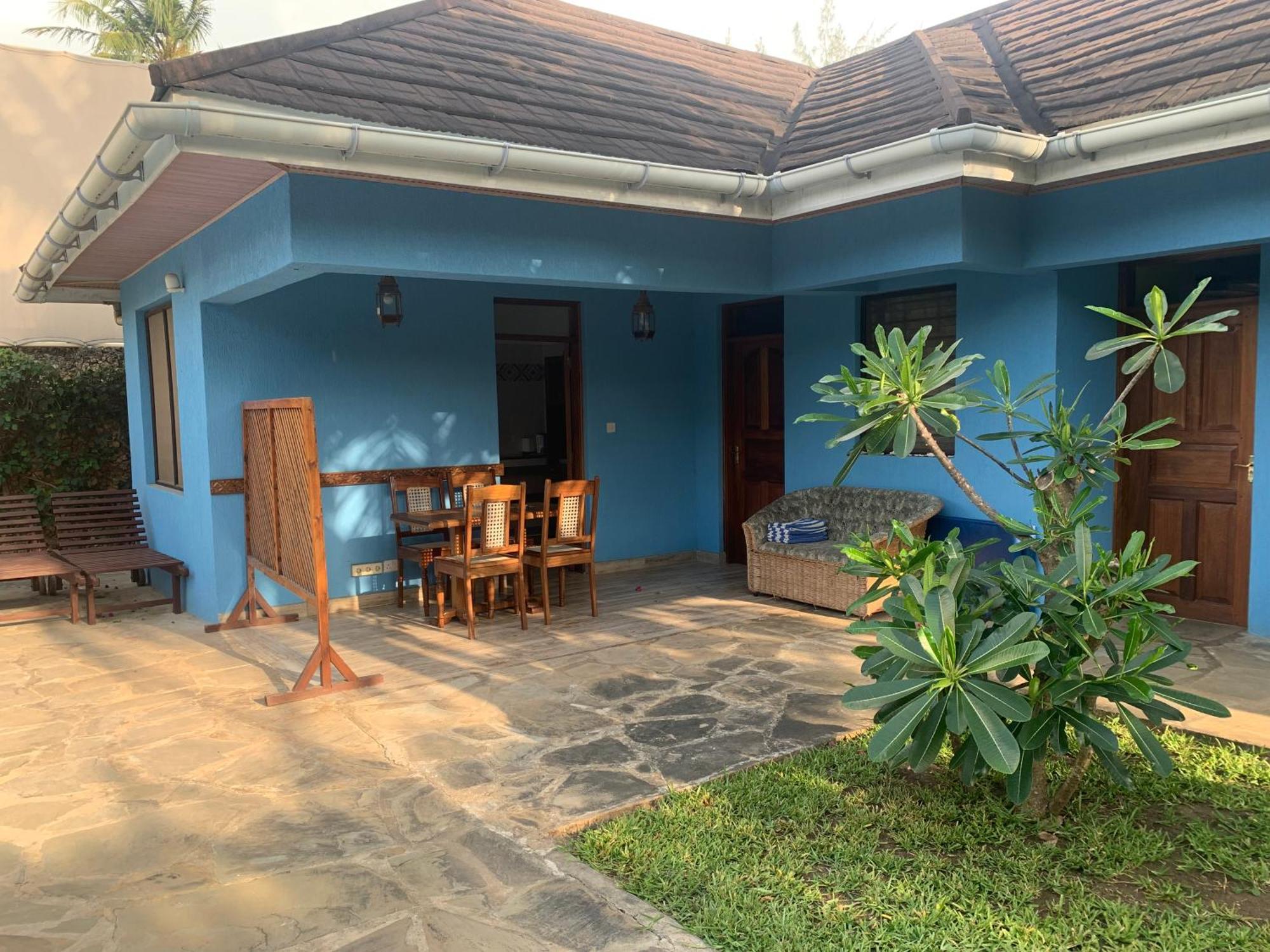 Lions Home Diani Beach Esterno foto